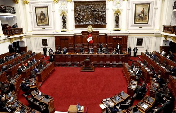 Vizcarra se afianza en el Perú con renuncia de la vicepresidenta Aráoz - Internacionales - ABC Color