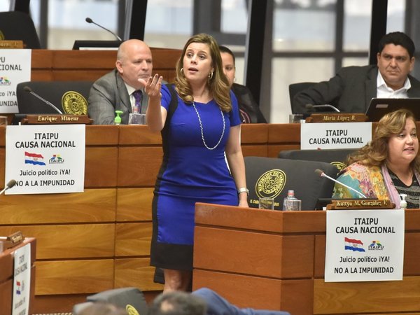 Kattya González critica reprogramación para pagar salarios a operadores