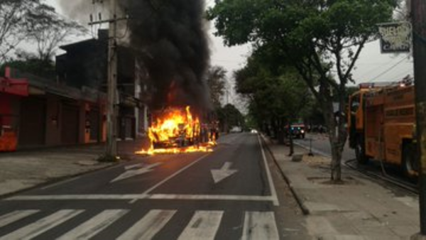 Colectivo incendiado estaba fuera de servicio