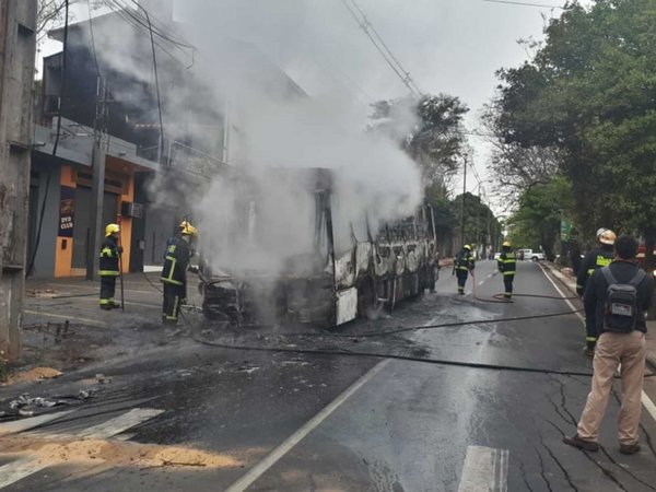 Micro se quemó por completo tras la explosión de dos de sus ruedas