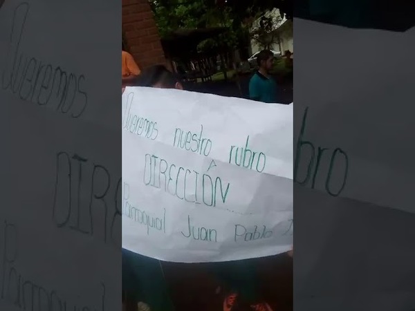 ESTUDIANTES TOMAN COLEGIO EN CARLOS ANTONIO LÓPEZ