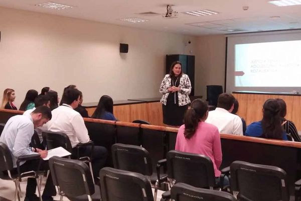 Estudiantes se interiorizaron de servicios del Poder Judicial