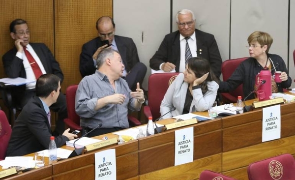 HOY / Familia de Renato piden justicia ante el Senado y que este inste a agilizar investigación