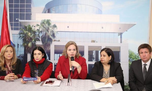 Legisladoras ratifican apoyo a la joven María Belén Whittingslow