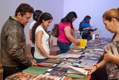 Feria internacional con temática del libro como difusión de la fotografía » Ñanduti