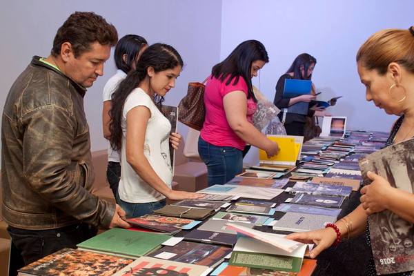 Feria internacional con temática del libro como difusión de la fotografía » Ñanduti