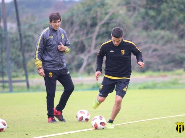 Costas confirma equipo para enfrentar a Libertad