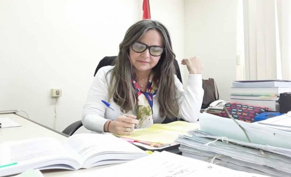 HOY / Sobreseen a un hombre y su mujer acusados de maltratar a anciana de 90 años