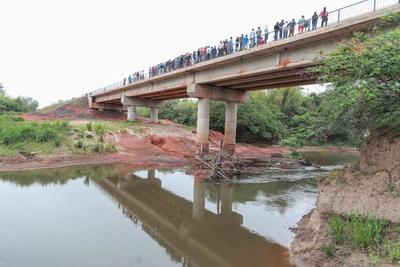 Nuevo puente sobre el río Tebicuary une a localidades de Caazapá e Itapúa