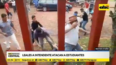 Leales a intendente de Otaño atacan a estudiantes - ABC Noticias - ABC Color