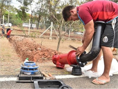 Essap instala nuevas bocas hidrantes para proteger áreas verdes