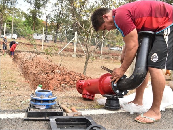 Essap instala nuevas bocas hidrantes para proteger áreas verdes