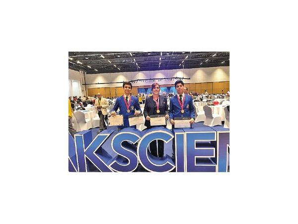 Alumnos del San José ganan el oro en feria de Abu Dhabi
