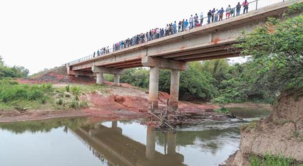 Nuevo puente sobre el río Tebicuary une a localidades de Caazapá e Itapúa