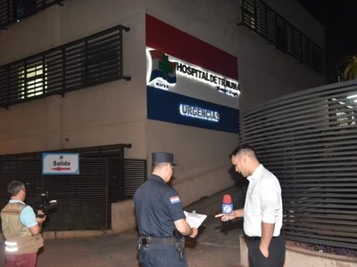 Nena de 2 años está grave tras caerle encima un portón