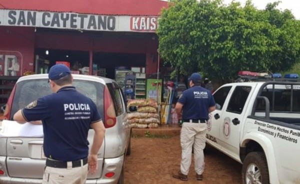 Allanan comercial San Cayetano e incautan mercadería de contrabando