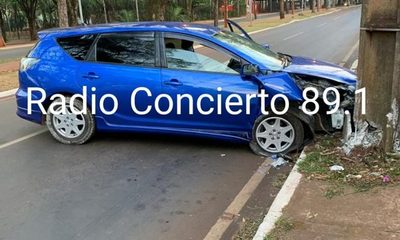 Borracho embistió contra columna