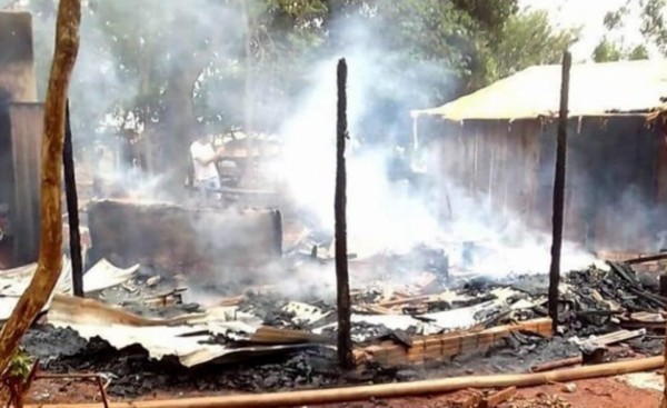 Explosión de un foco provocó incendio de vivienda