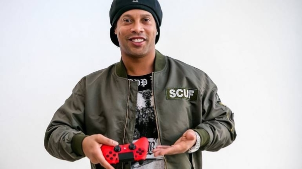 HOY / Ronaldinho aumenta su apuesta por los 'eSports'
