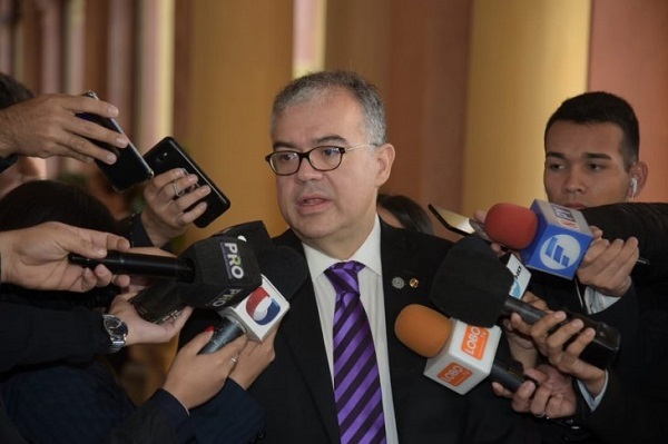 Julio Ullón deja de ser jefe de Gabinete Civil de Abdo Benítez