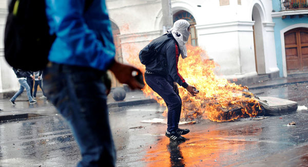 Casi 200 personas detenidas en manifestaciones contra el gobierno de Ecuador » Ñanduti