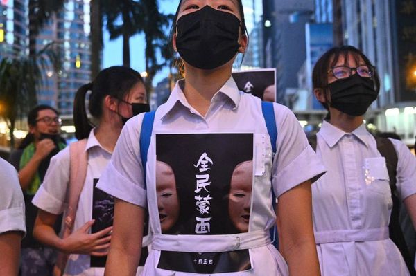 Hong Kong prohíbe a los manifestantes el uso de máscaras en protestas - Mundo - ABC Color