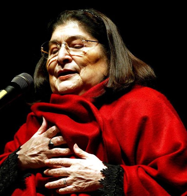 Argentina recuerda a Mercedes Sosa en el décimo aniversario de su muerte  - Gente - ABC Color