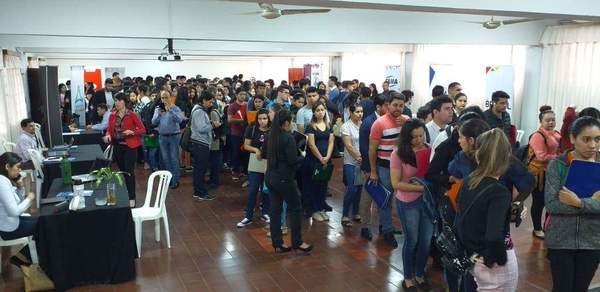 MASIVA PARTICIPACIÓN EN LA I EXPO EMPLEO DE LA UCI