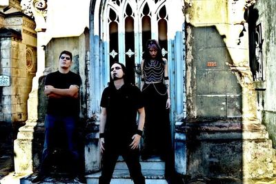 El grupo de electro-rock y metal Noisecide se presenta mañana