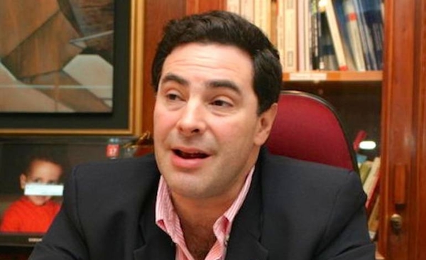 HOY / Renunció a comisión asesora  de Itaipú porque incluyeron a  entreguistas pro Brasil