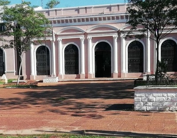 No podían recibir una nota en la Municipalidad porque la «super funcionaria» no estaba en su lugar de trabajo | Radio Regional 660 AM