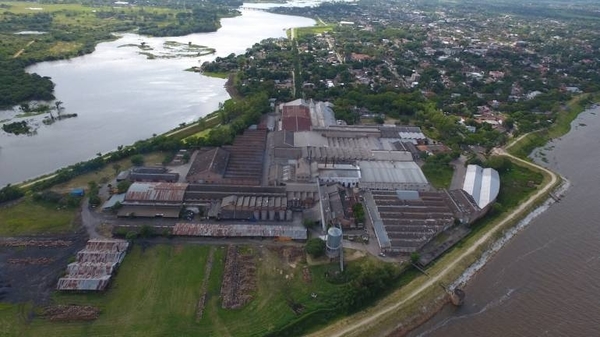 HOY / Contrabandistas derraman combustible en río e intoxican el agua de Pilar