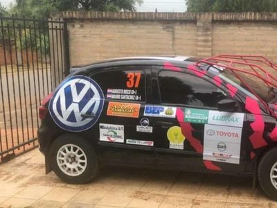 Lo cañean por invertir en su auto de carrera y no pagar su cuenta