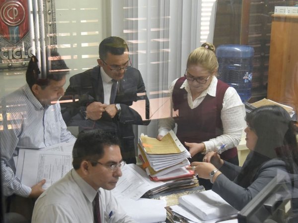 Fiscal no descarta implicancia del titular del Indert en red de coimas