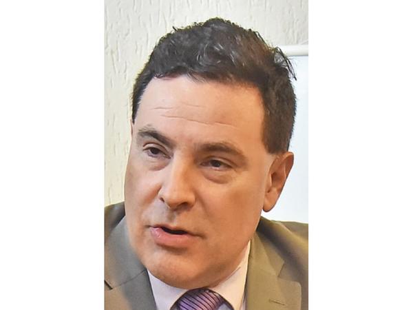 Itaipú: Estigarribia deja comisión y se avizoran otras deserciones