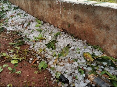 Fugaz tormenta con granizos causa cuantiosos daños en Alto Paraná