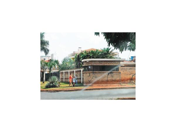 CDE: Comuna notifica a edil para liberar vereda ocupada