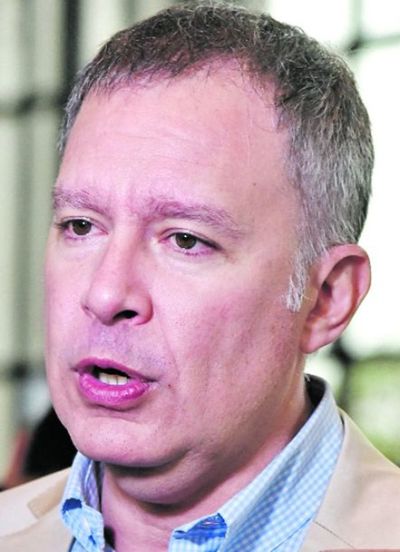 Creen innecesario modificar Carta Magna - Política - ABC Color