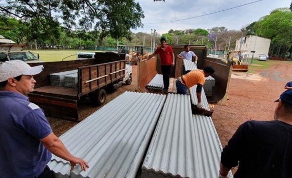 Gobernación y Municipalidad de CDE asisten a afectados por temporal