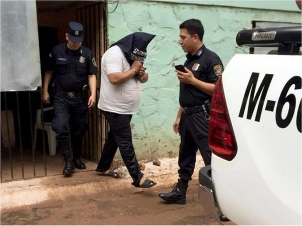 Detenido por amenazar a su  esposa con "quemarla viva"