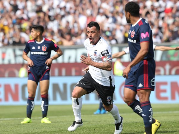 Colo Colo triunfa en el clásico chileno y deja a la U de Chile en la lona