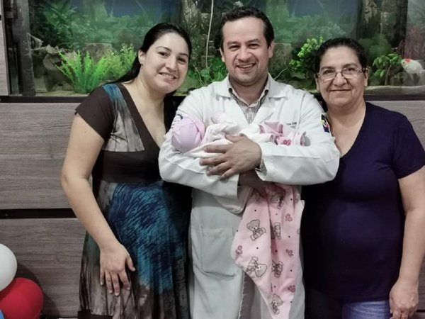 Nació Lía, la bebé operada dentro del vientre por malformación vertebral