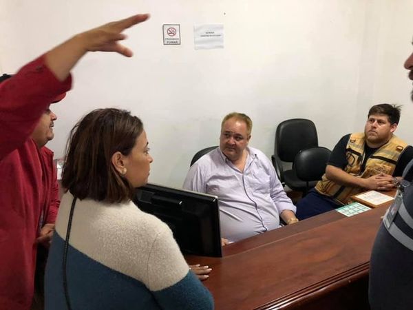 Intendente de Franco denuncia que la SEN politiza entrega de chapas - Nacionales - ABC Color