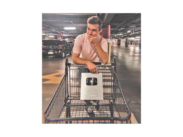 Youtubers: Protagonistas digitales de la nueva era del entretenimiento