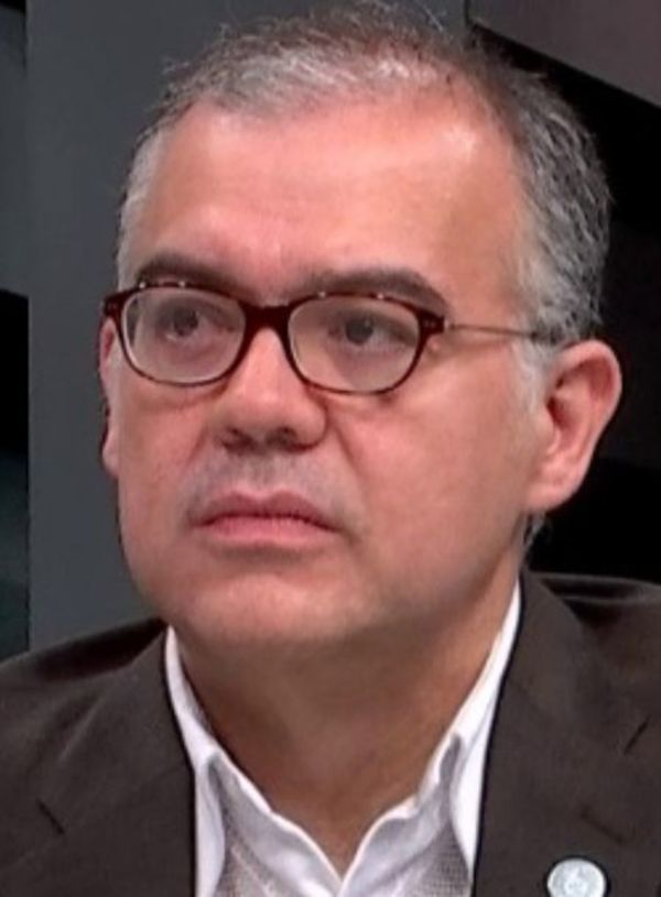 Dicen que Ullón iría a otro cargo en el PE - Política - ABC Color