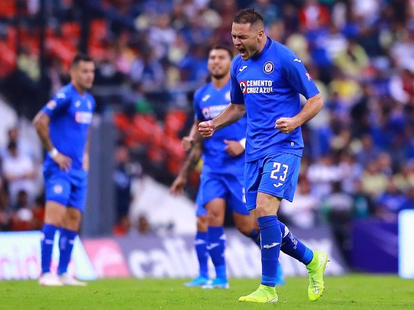 Pablo Aguilar cumple con la ley del ex en goleada del Cruz Azul al América