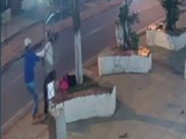 VIDEO: Así enfrentó una doña a los "chespis haraganes"