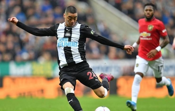 HOY / El Newcastle de Almirón vence al Manchester United