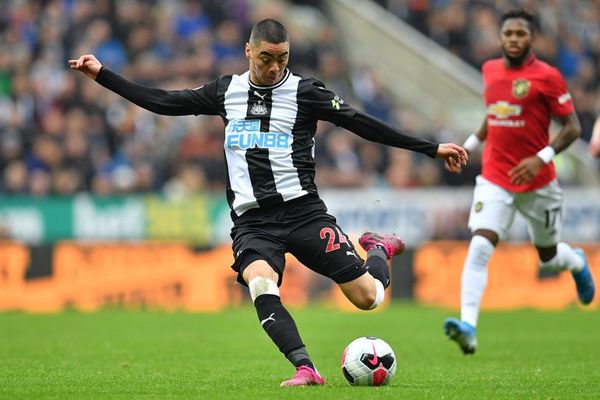 El Newcastle de Almirón hurga en la herida del United - Fútbol - ABC Color