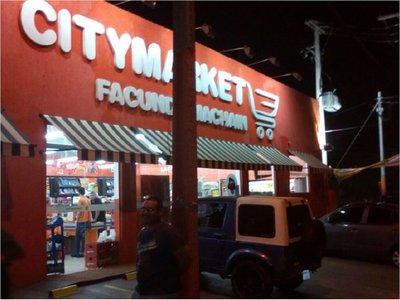 Delincuentes atacan nuevamente a cadena de minisupermercados